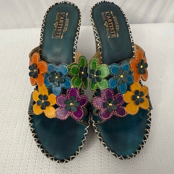 L'Artiste Women's Multicolor Floral Sandals - Picture 4 of 11